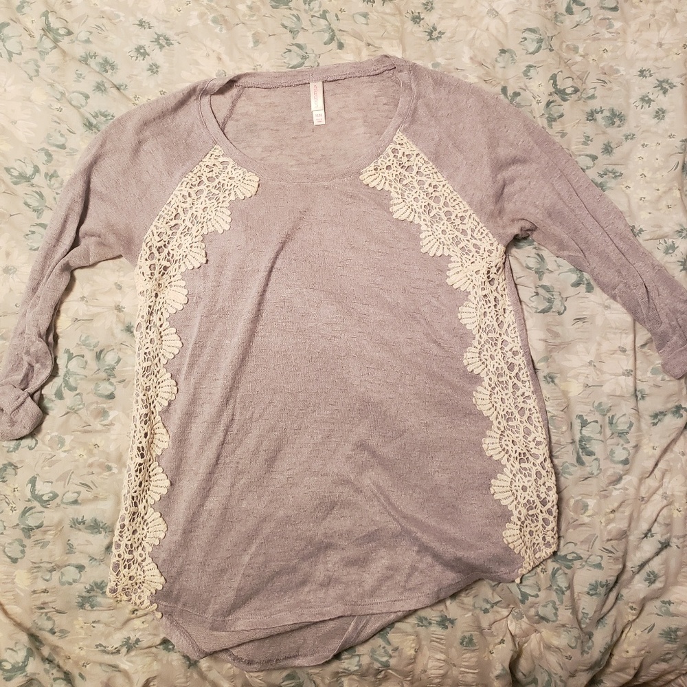 Quarter sleeve shirt